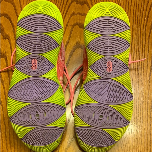 Kyrie 5 Patrick’s - Picture 5 of 8